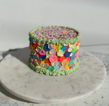 Load image into Gallery viewer, Cake Sculpture - Palette Party
