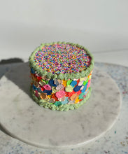 Load image into Gallery viewer, Cake Sculpture - Palette Party

